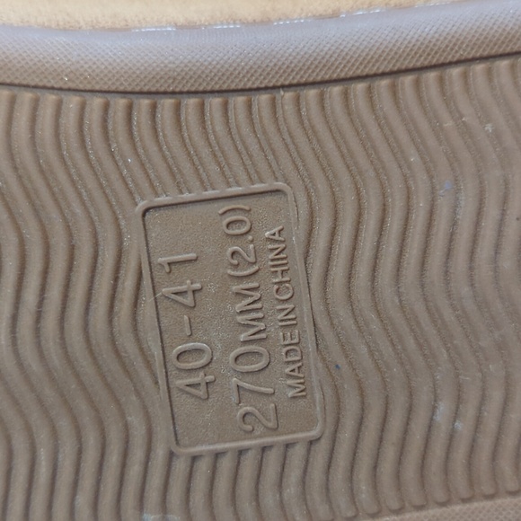 Slippers - Picture 4 of 4